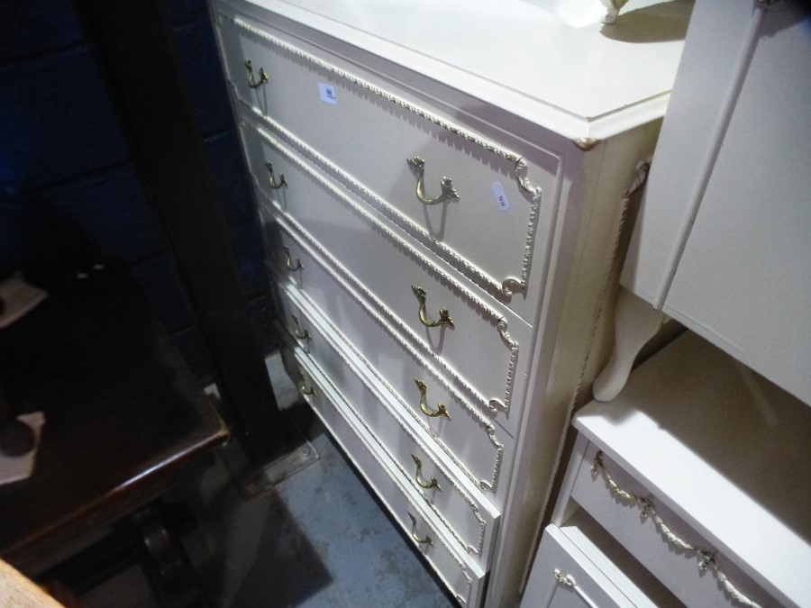 A cream painted chest having five long drawers, a pair of similar beside cupboards and a triple mirr - Image 3 of 4