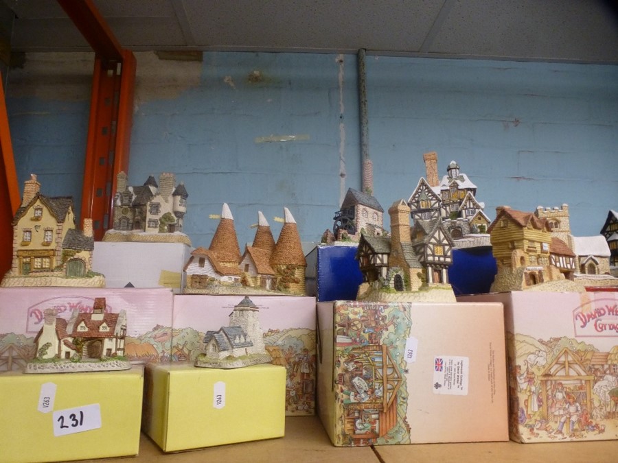 A large quantity of David Winter cottages and similar, the majority boxed