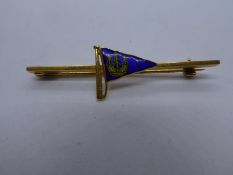 9ct Yellow gold bar brooch with blue enamelled yacht club emblem, marked 375, gross weight 3.3g