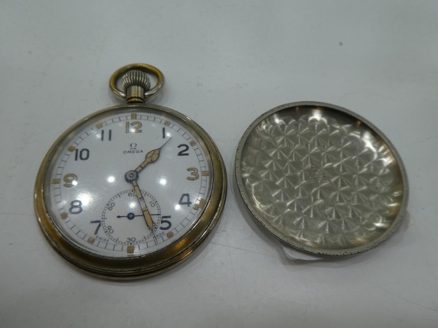 An OMEGA military steel pocket watch - Image 4 of 4