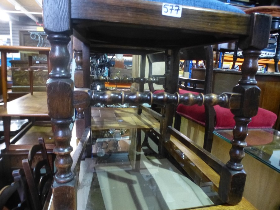 A reproduction oak refectory table and a set of 6 chairs - Image 3 of 4