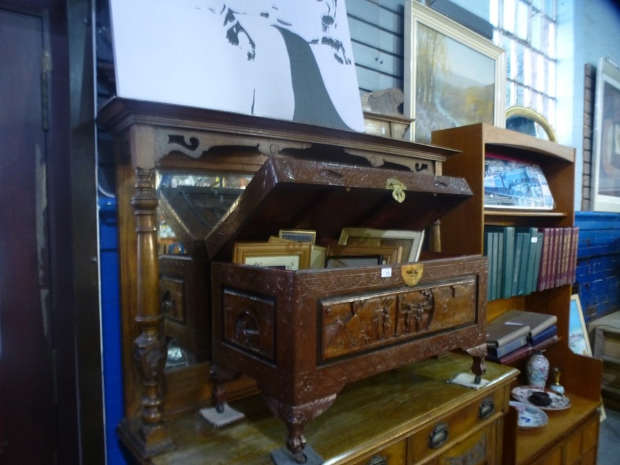 An early 20th century oak mirror back sideboard having two drawers with cupboard below - Image 2 of 4