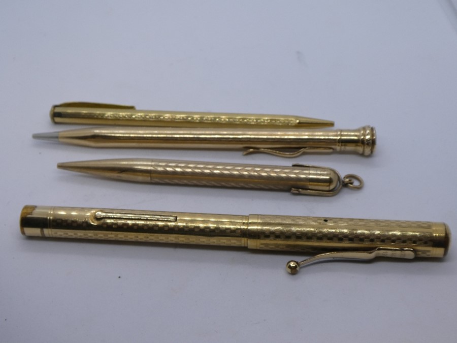 9ct yellow gold propelling pencil, marked 9ct gold inscribed 'Life Long' and 'DA Ferguson' together - Image 3 of 4