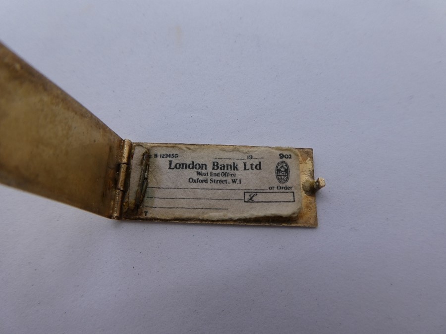 9ct yellow gold pendant marked 375, in the form of a cheque book, 'London Bank Ltd', enclosed a mini - Image 3 of 5