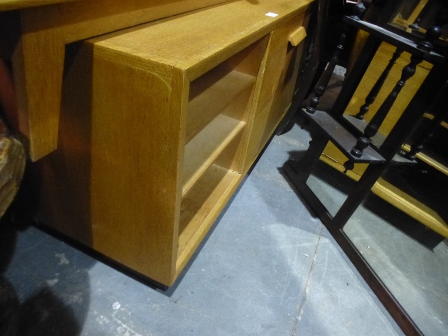 an oak bookcase having sliding glass doors, and a similar small sideboard - Image 5 of 5