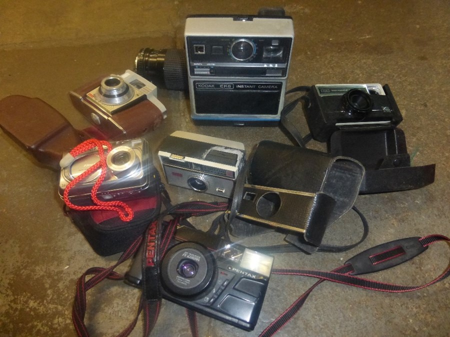 Old cameras, lenses, bags and similar - Image 3 of 8