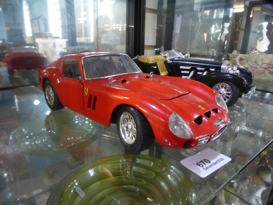 A Burago ferrari GTO 1/18 scale and a Burago 1930's roadster - Image 6 of 7