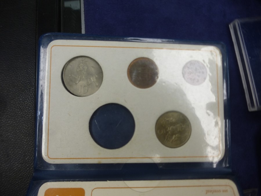 Selection of coins including a box set of uncirculated Coronation year 1953 set of 10 coins in a fit - Image 3 of 8