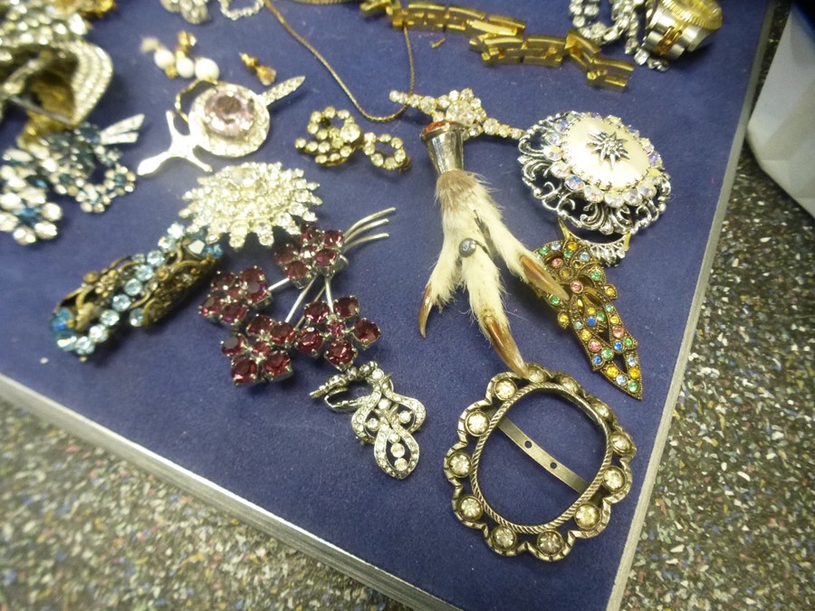 Box costume jewellery including brooches, watches, cased replica Coronation necklace, etc - Image 5 of 12