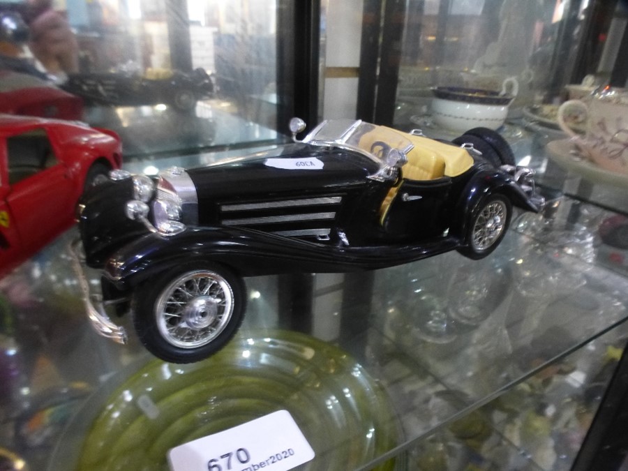 A Burago ferrari GTO 1/18 scale and a Burago 1930's roadster - Image 4 of 7