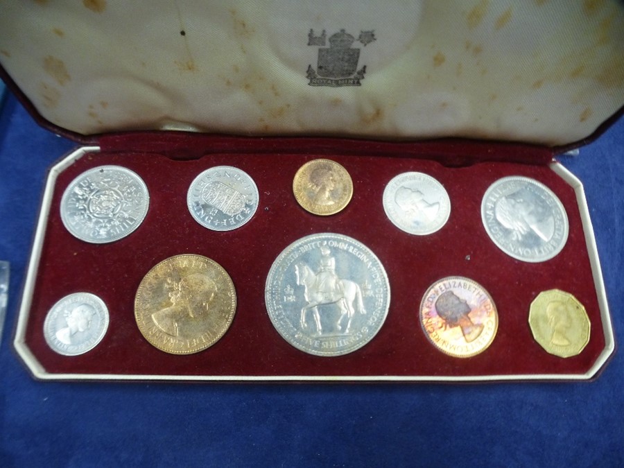 Selection of coins including a box set of uncirculated Coronation year 1953 set of 10 coins in a fit - Image 2 of 8