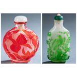 2 Glass overlay snuff bottles, 19th/ 20th c.