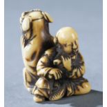 Netsuke of two entertainers, 19th c.
