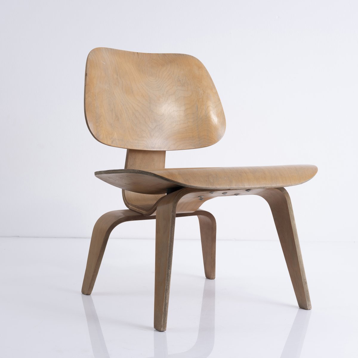 Charles Eames, Early 'LCW', 1945/46 - Image 5 of 11