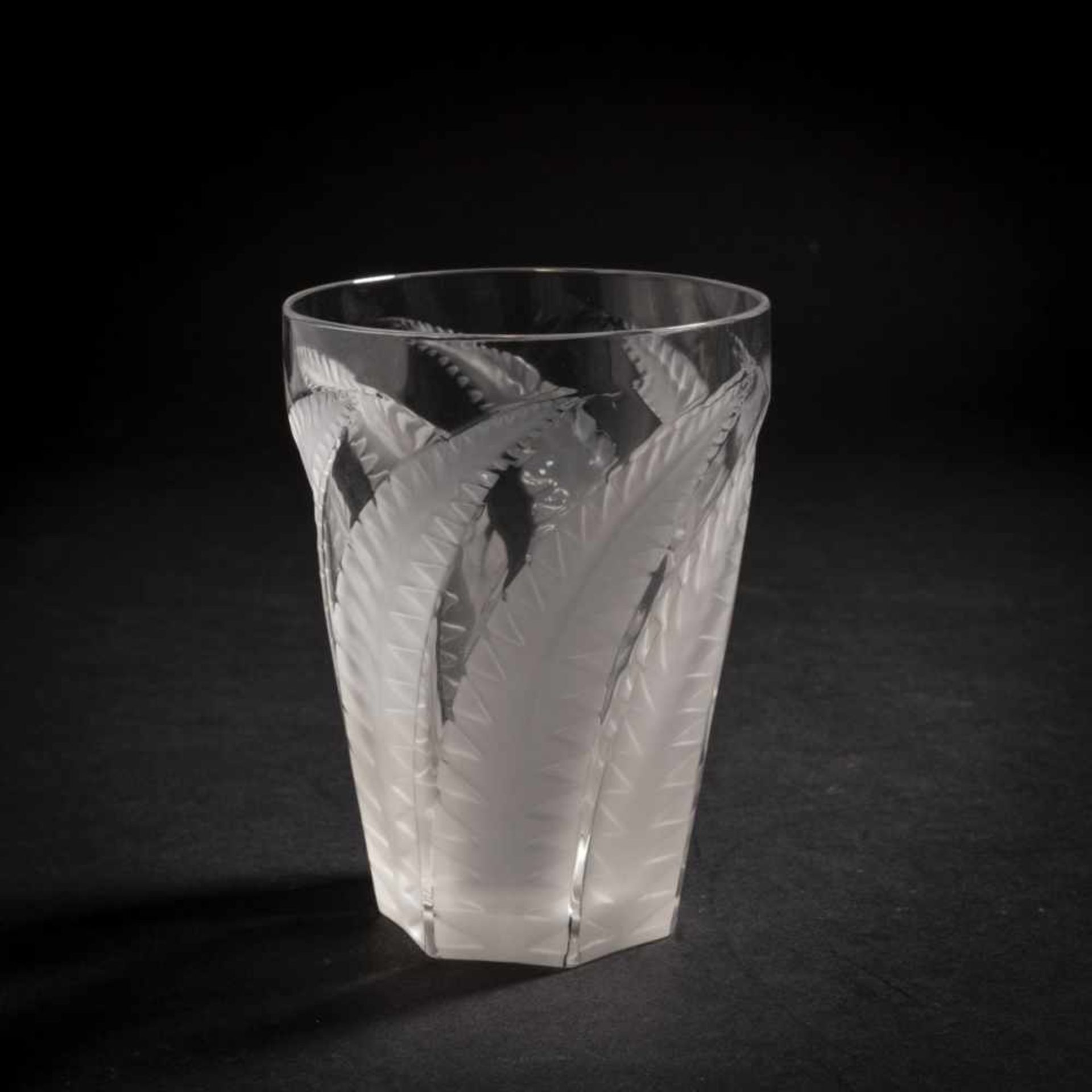 René Lalique, 'Hespérides' lemonade set, 1931'Hespérides' lemonade set, 1931Carafe with five - Bild 6 aus 8