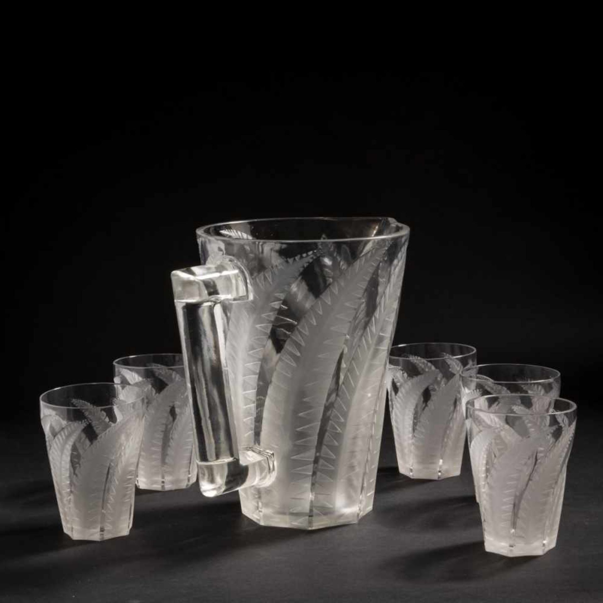 René Lalique, 'Hespérides' lemonade set, 1931'Hespérides' lemonade set, 1931Carafe with five - Bild 3 aus 8