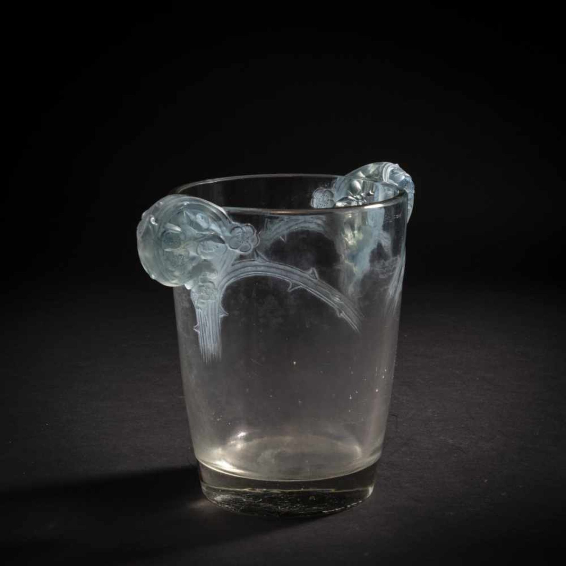 René Lalique, 'Chamarande' vase, 1926'Chamarande' vase, 1926H. 19 cm. Clear, moulded glass, - Bild 2 aus 6