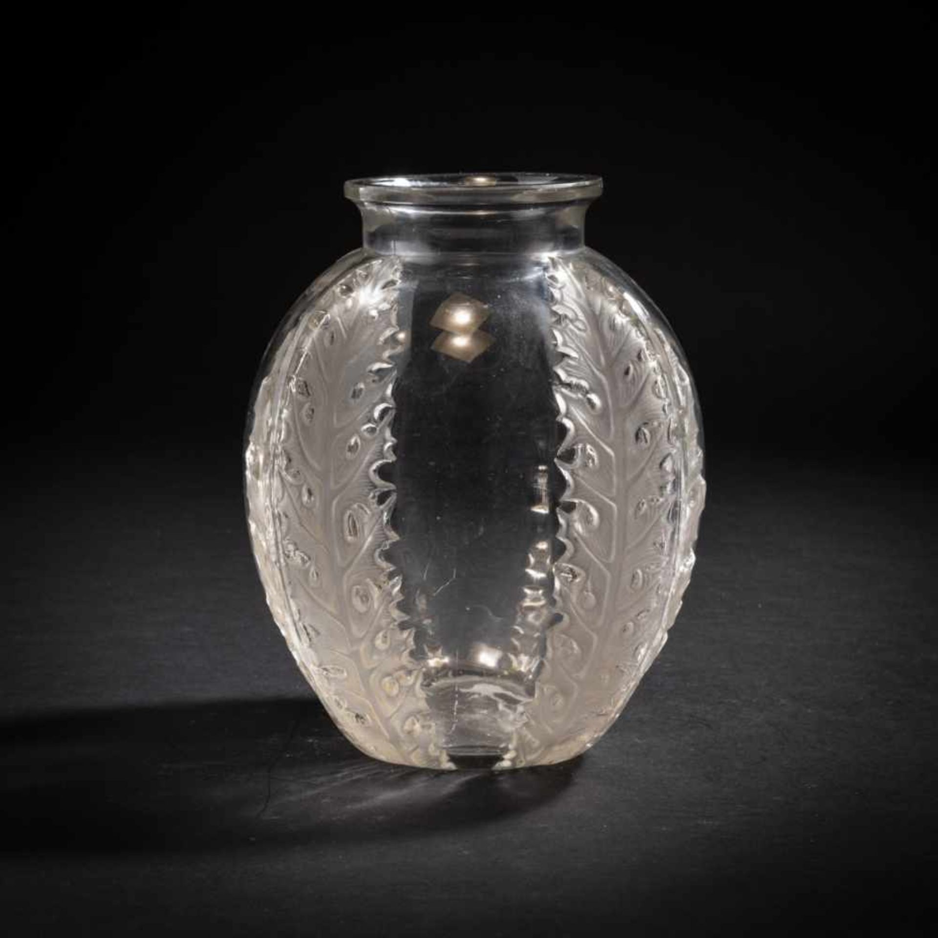 René Lalique, 'Chardons' vase, 1922'Chardons' vase, 1922H. 19 cm. Clear, mould-blown glass, - Bild 2 aus 5