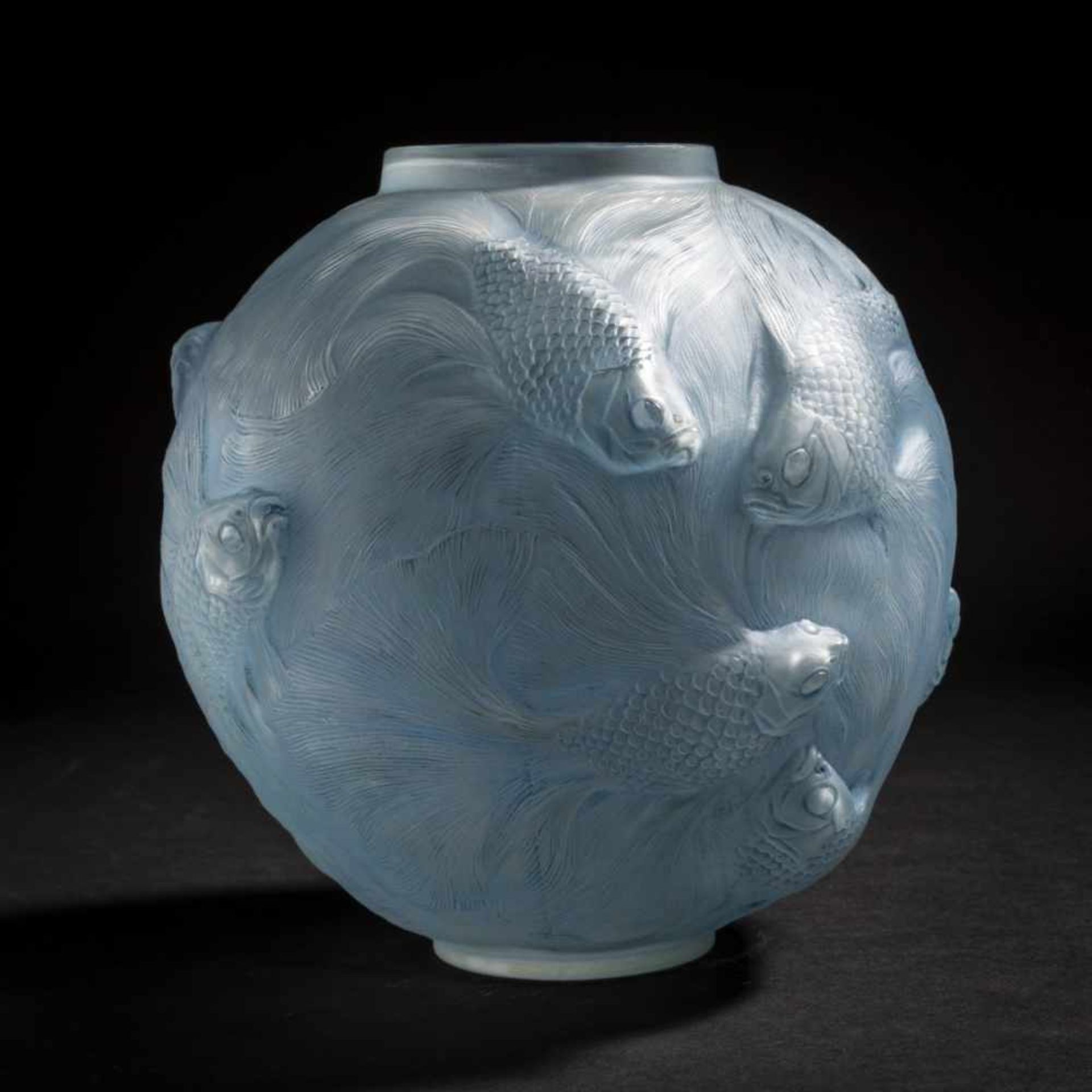 René Lalique, 'Formose' vase, 1924'Formose' vase, 1924H. 17 cm. Clear, mould-blown glass, satined, - Bild 5 aus 8