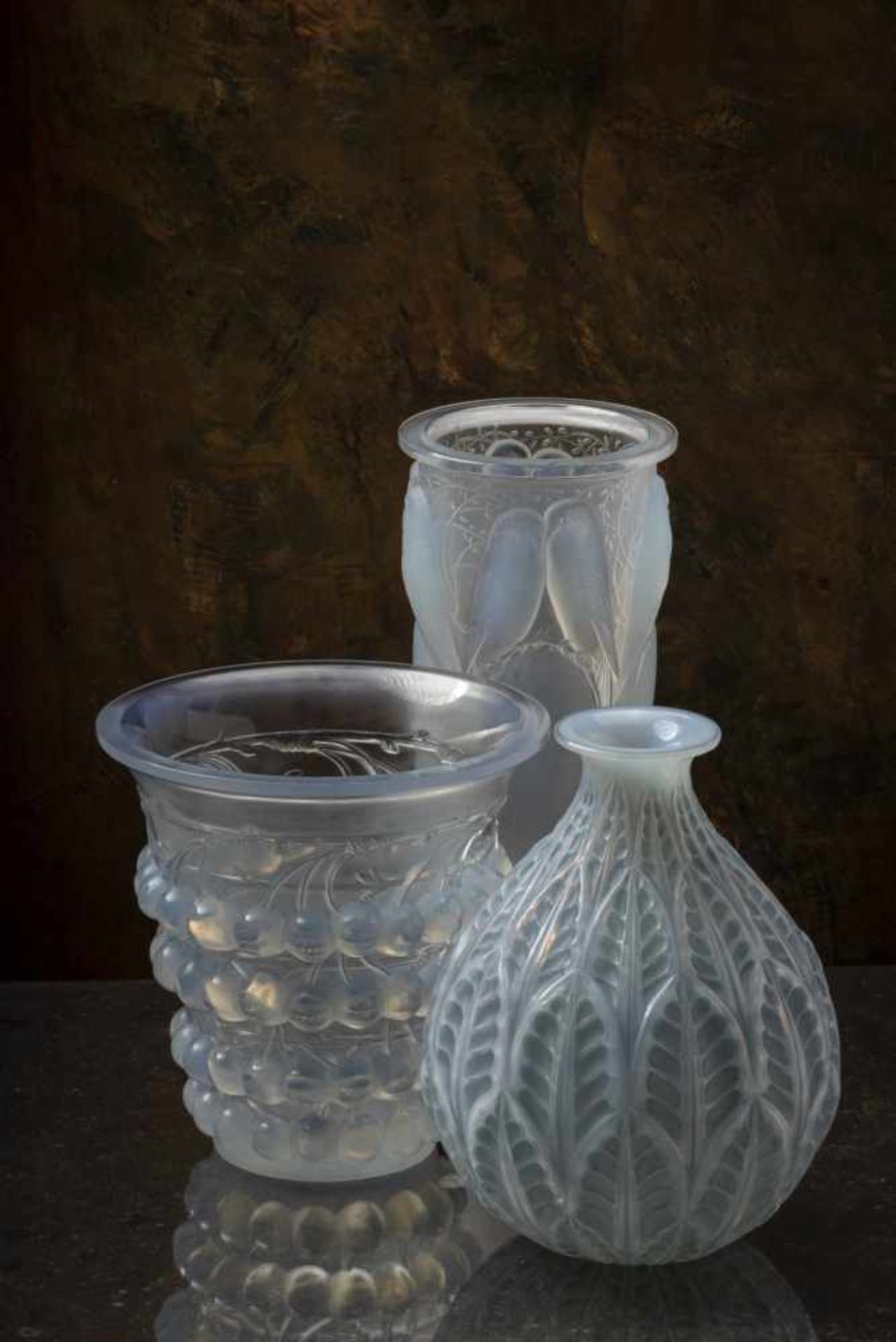 René Lalique, 'Ceylan' vase, 1924'Ceylan' vase, 1924H. 24.3 cm. Clear, moulded glass, satined and - Bild 10 aus 10