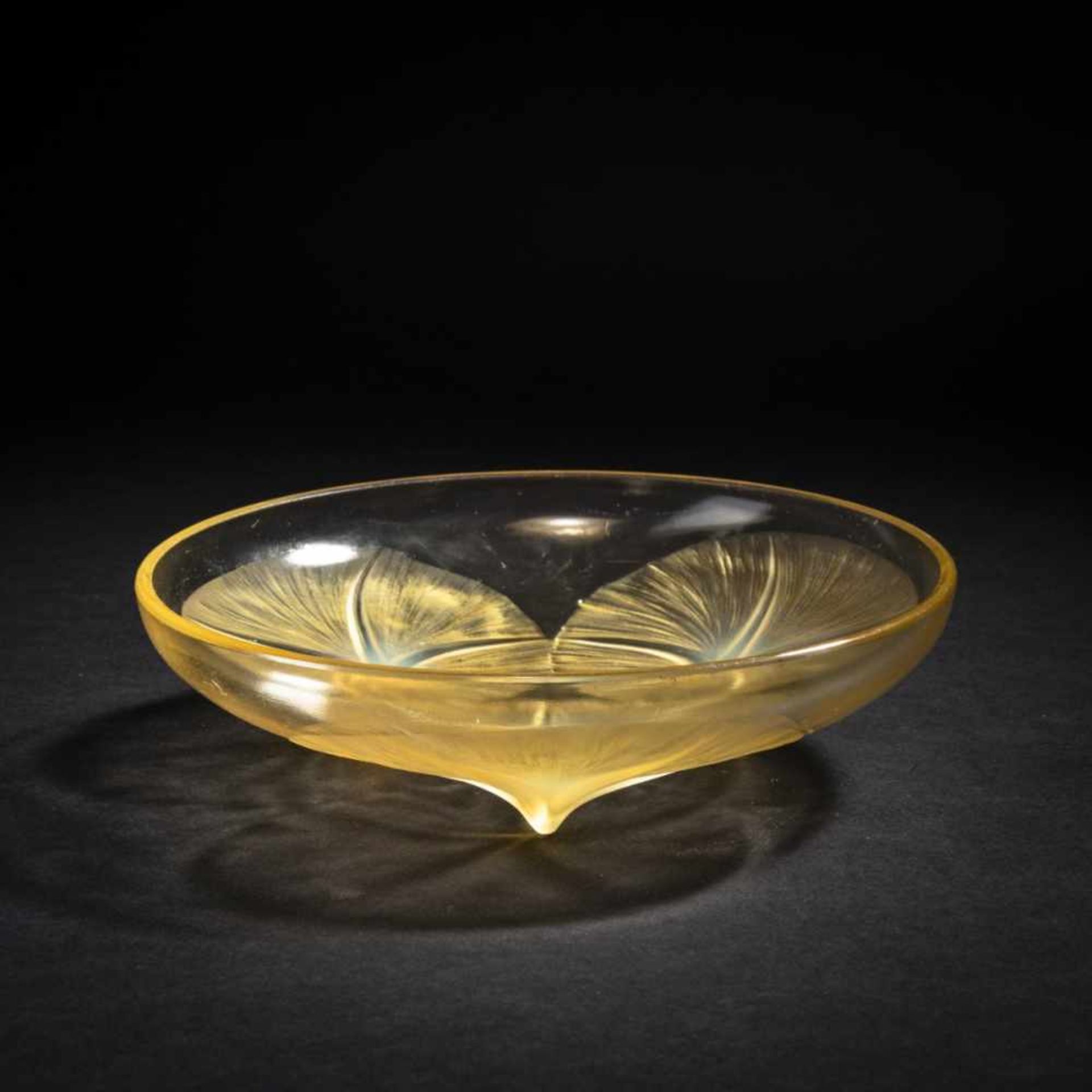 René Lalique, 'Volubilis' bowl, 1921'Volubilis' bowl, 1921Ø 21.5 cm. Yellow, moulded glass,