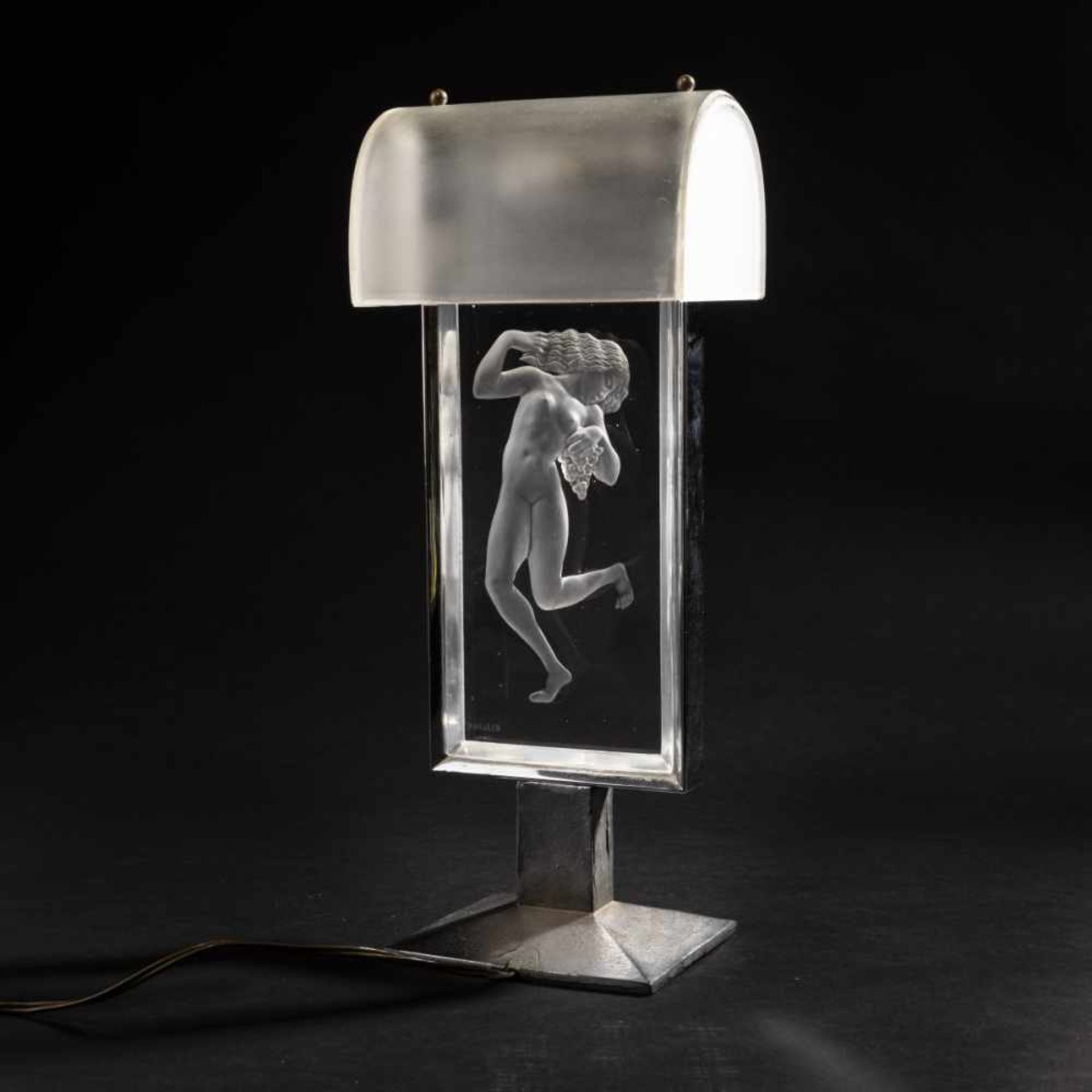 René Lalique, 'Bacchante' table lamp, 1931'Bacchante' table lamp, 1931H. 37.7 cm. Clear, moulded - Bild 4 aus 4