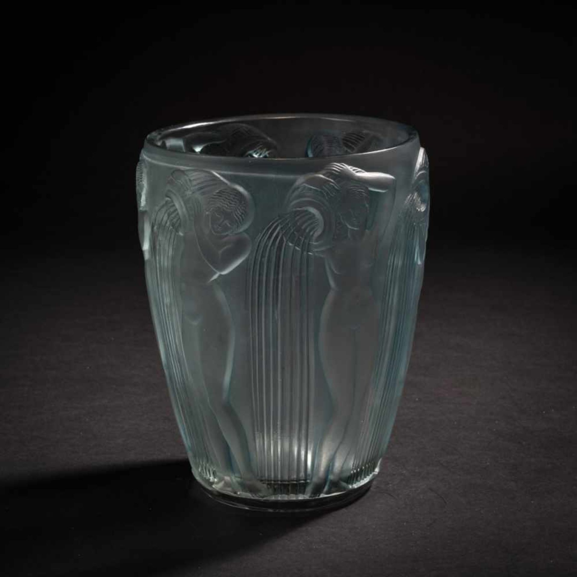 René Lalique, 'Danaïdes' vase, 1926'Danaïdes' vase, 1926H. 17.9 cm. Clear, moulded glass, satined, - Bild 2 aus 4