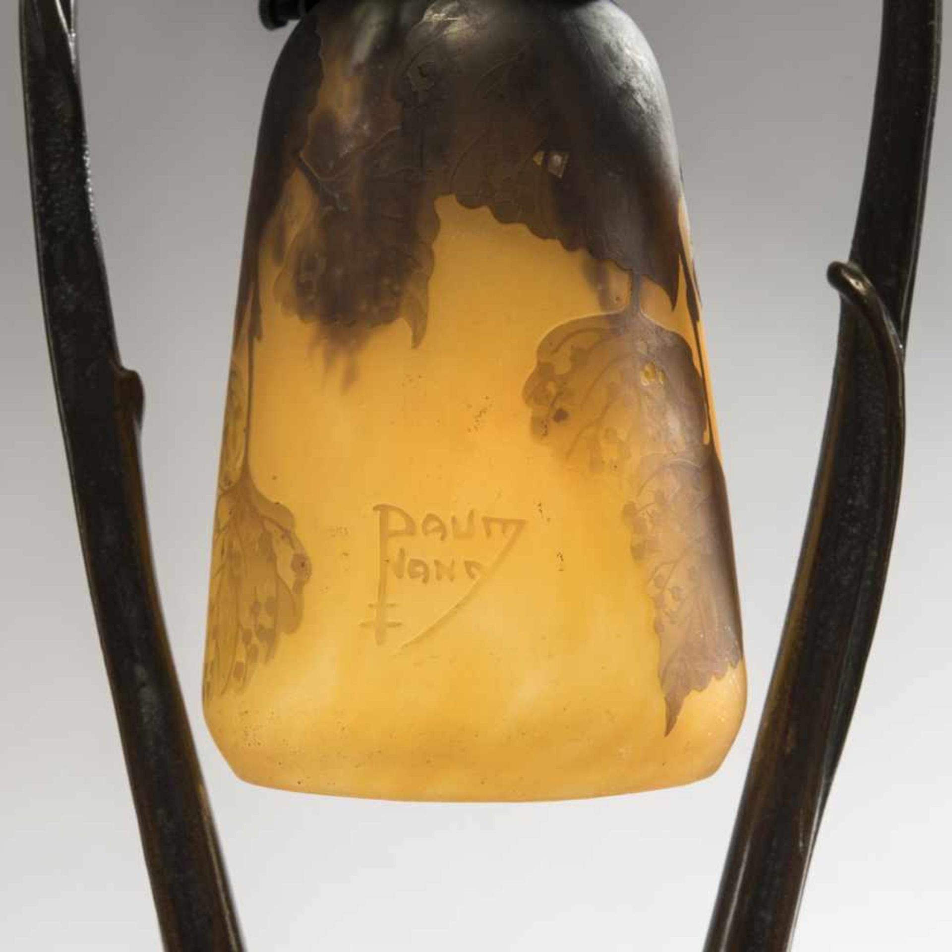 Daum Frères, Nancy; Claudius Marioton, 'Nénuphars' lamp base with 'Tilleul' shade, c. 1910 - Bild 2 aus 5