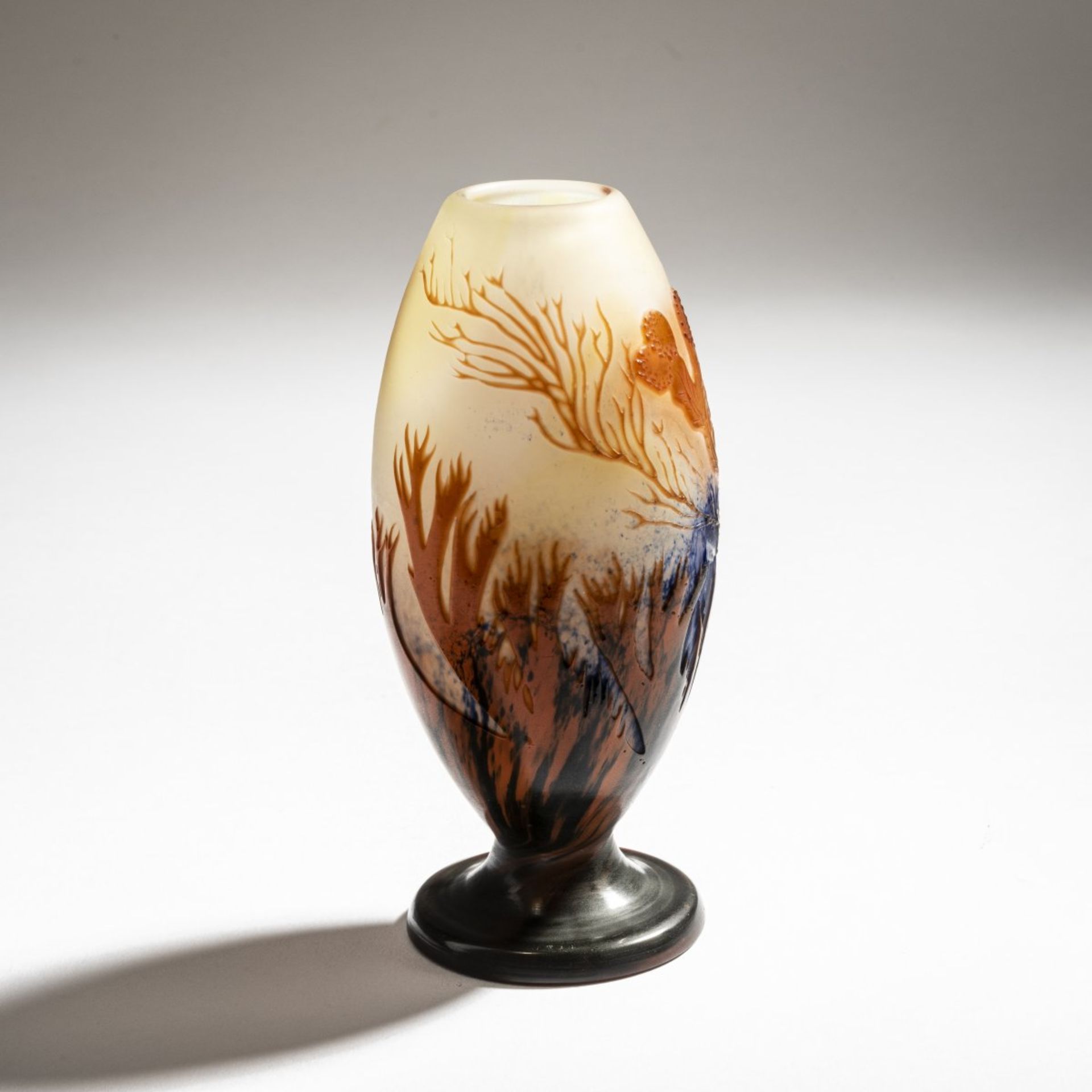 Etablissements Gallé, Nancy, Vase 'Paysage aquatique', 1920s - Bild 2 aus 3