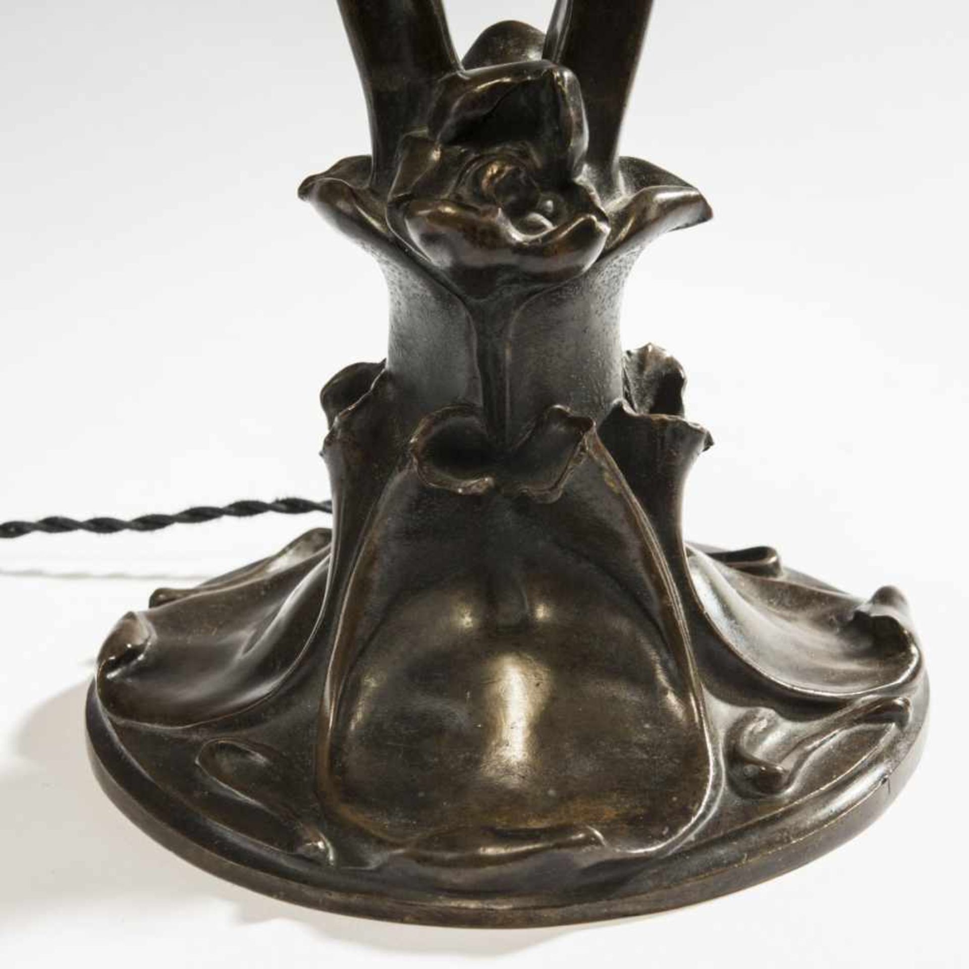 Daum Frères, Nancy; Claudius Marioton, 'Nénuphars' lamp base with 'Tilleul' shade, c. 1910 - Bild 3 aus 5