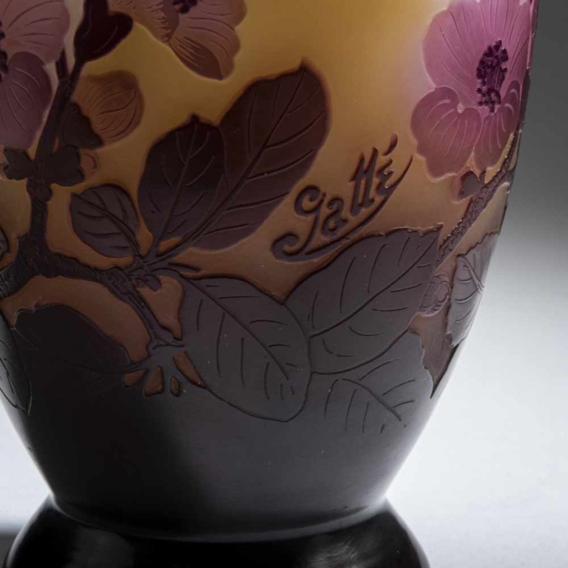 Etablissements Gallé, Nancy, Vase 'Cognassier du Japon', 1919-24 - Bild 5 aus 6