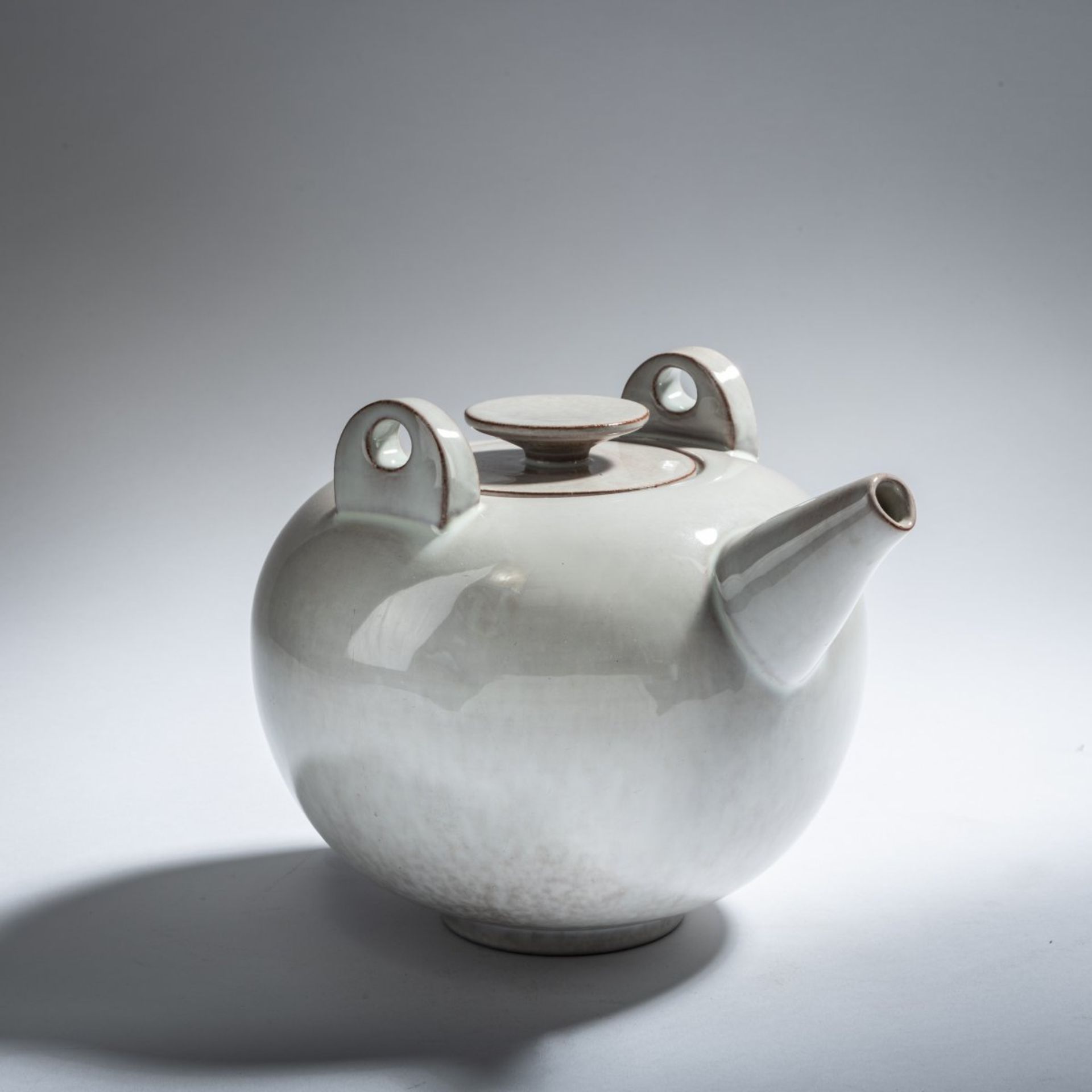 Otto Lindig, Teapot, 1920-25