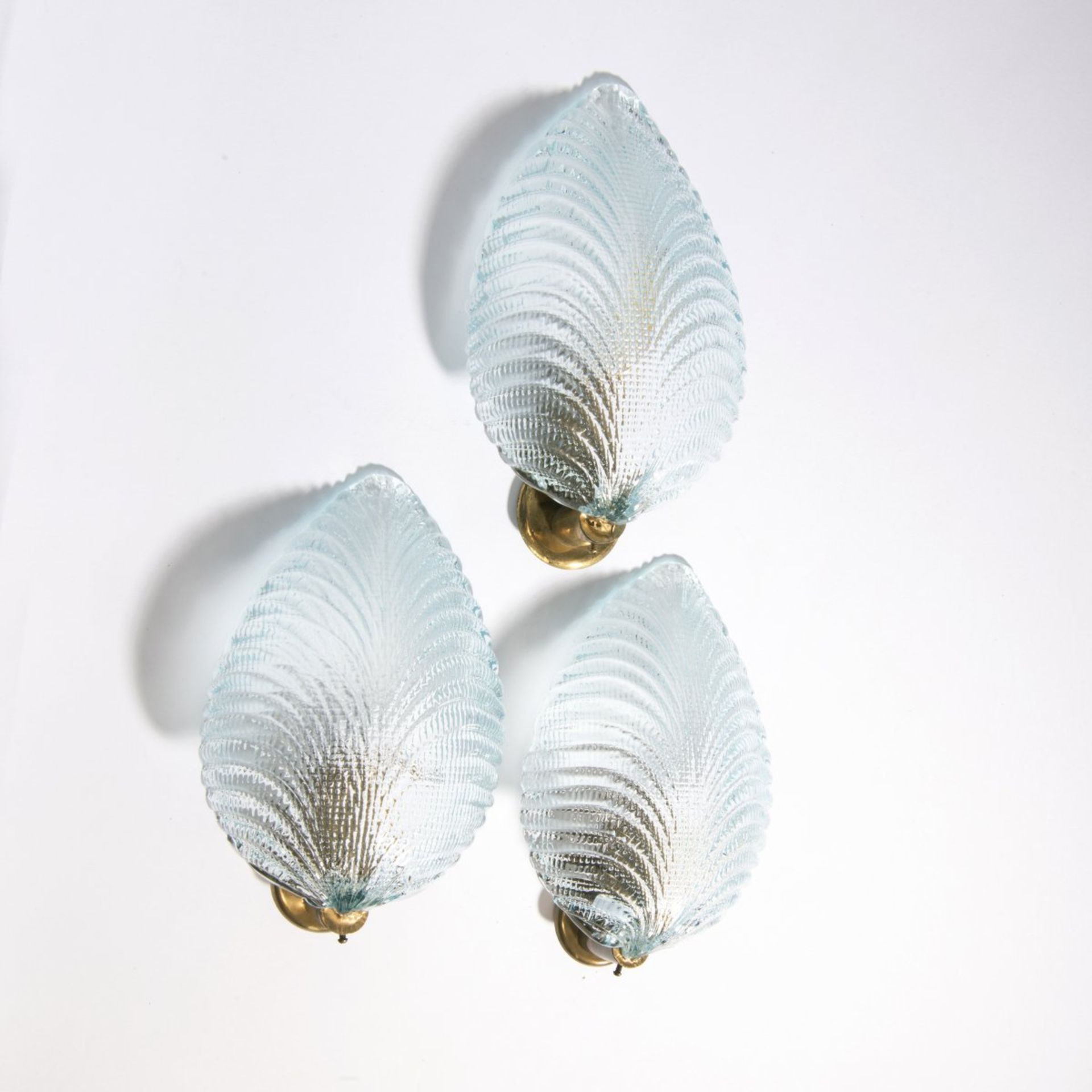 Murano, Set of three wall lights 'Leaf', 1950s