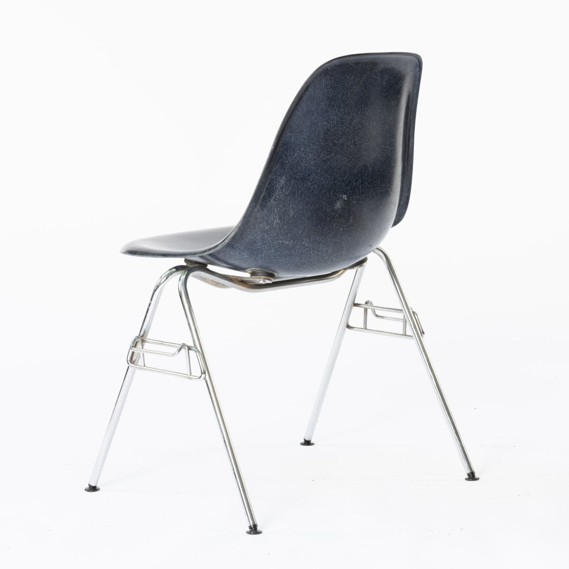 Charles Eames, Vier Stühle 'Plastic Side Chair DSS', 1955 - Bild 7 aus 9