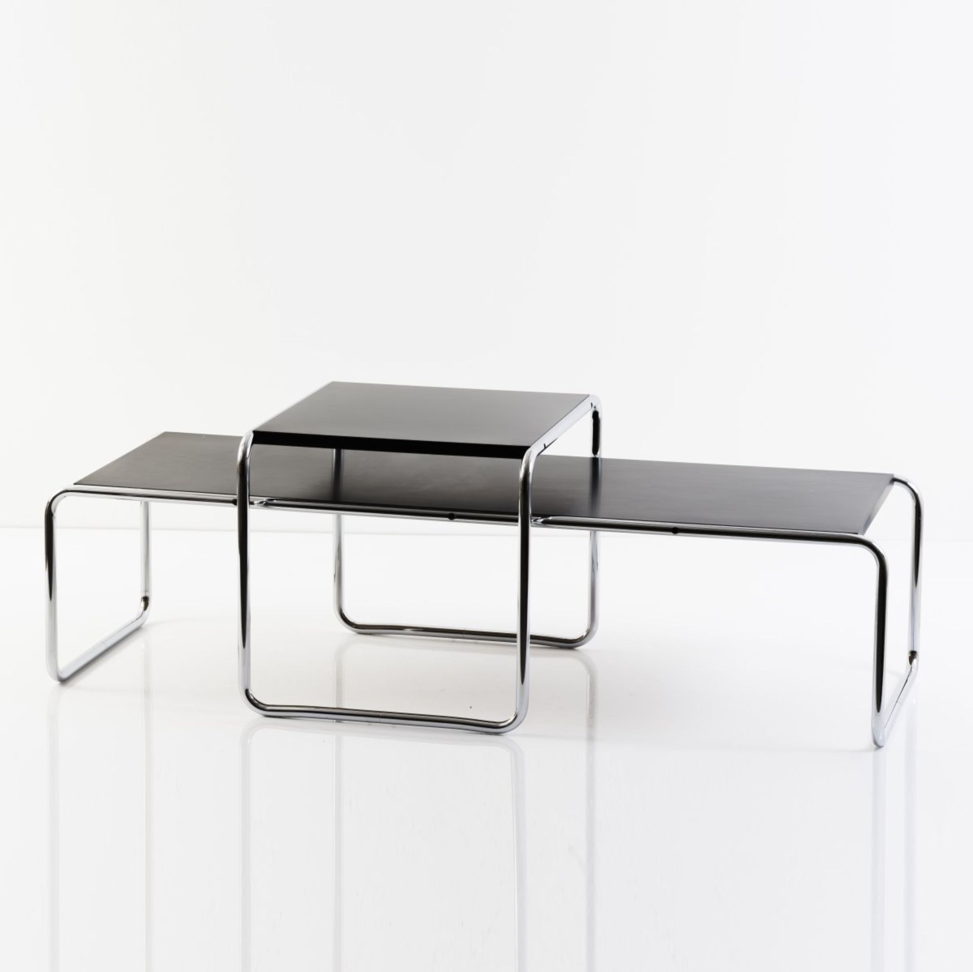 Marcel Breuer , Zwei Sofatische 'B-9' - 'Laccio', 1925/26 - Bild 3 aus 6