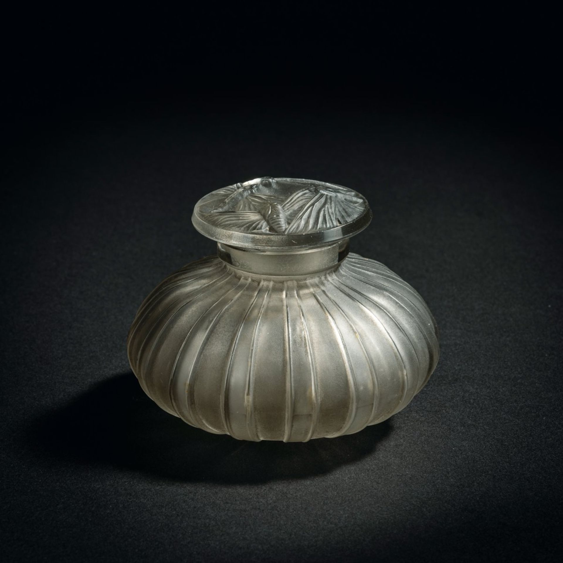 René Lalique, Flakon 'A Côtes, Bouchon Papillons', 1911