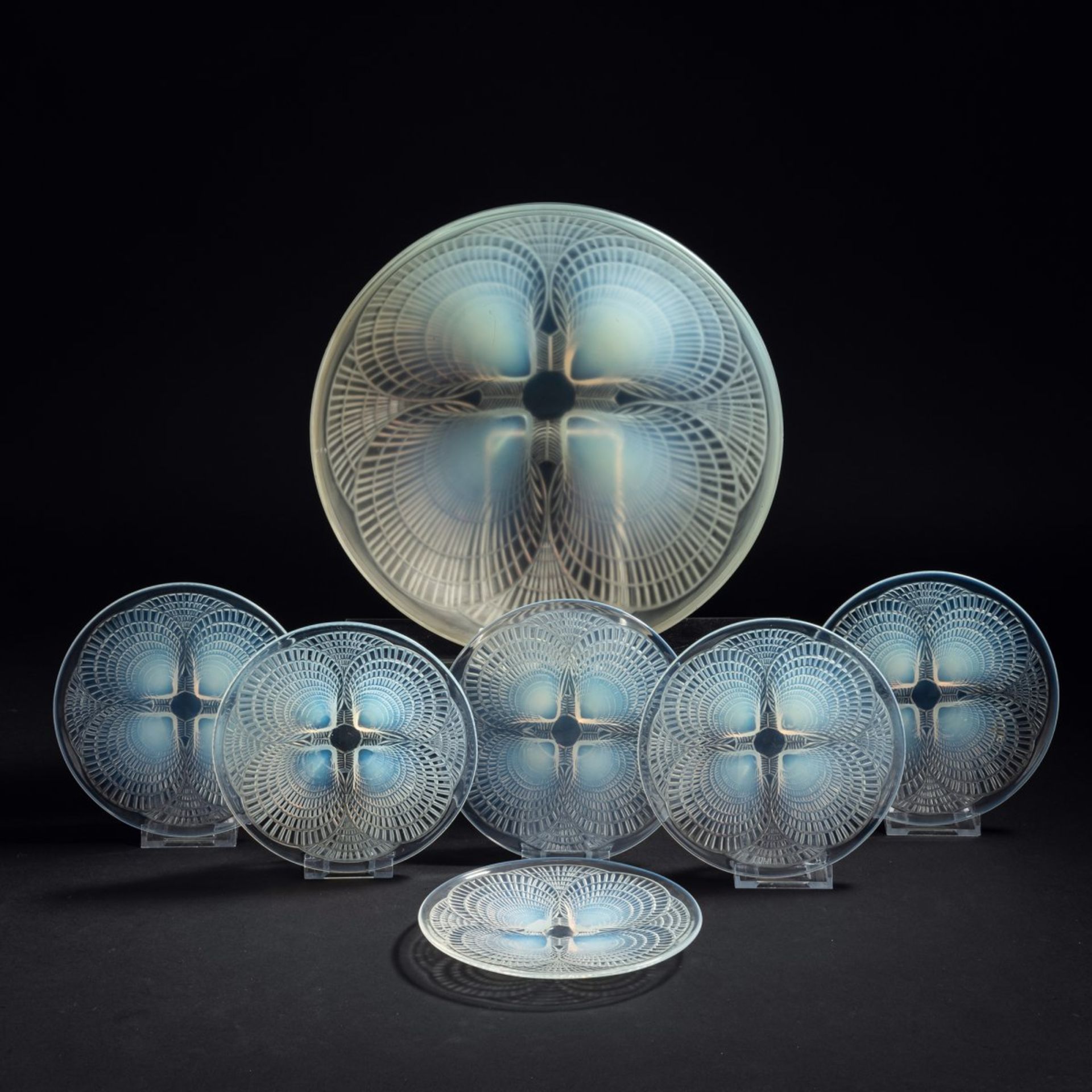 René Lalique, Schale 'Coquilles' und sechs Teller 'Coquilles N° 5', 1924