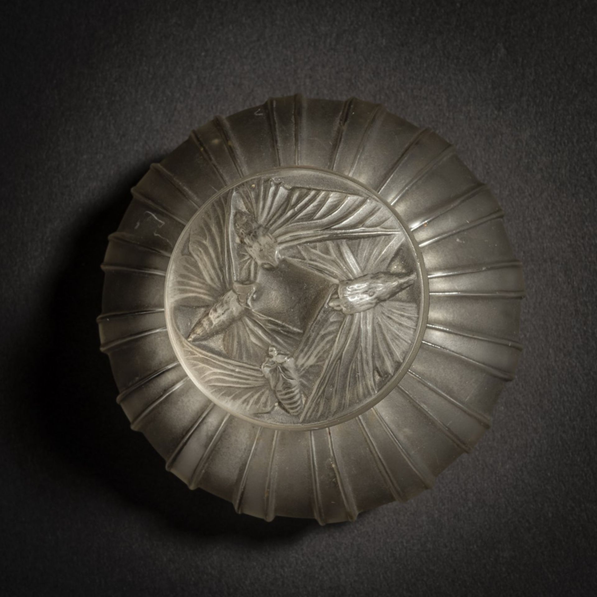 René Lalique, Flakon 'A Côtes, Bouchon Papillons', 1911 - Image 3 of 4