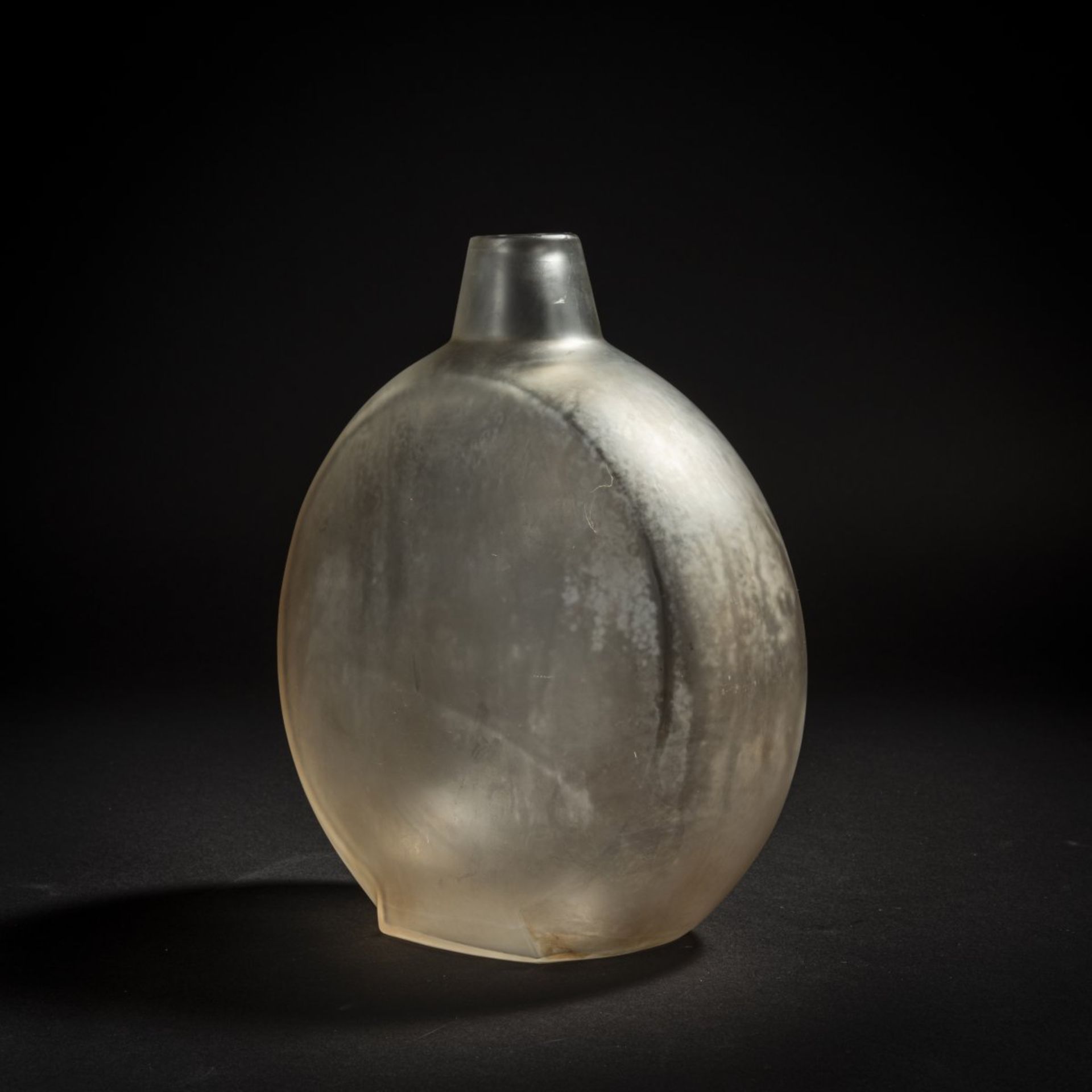 René Lalique, Vase 'Deux moineaux bavardant', 1920 - Image 3 of 5