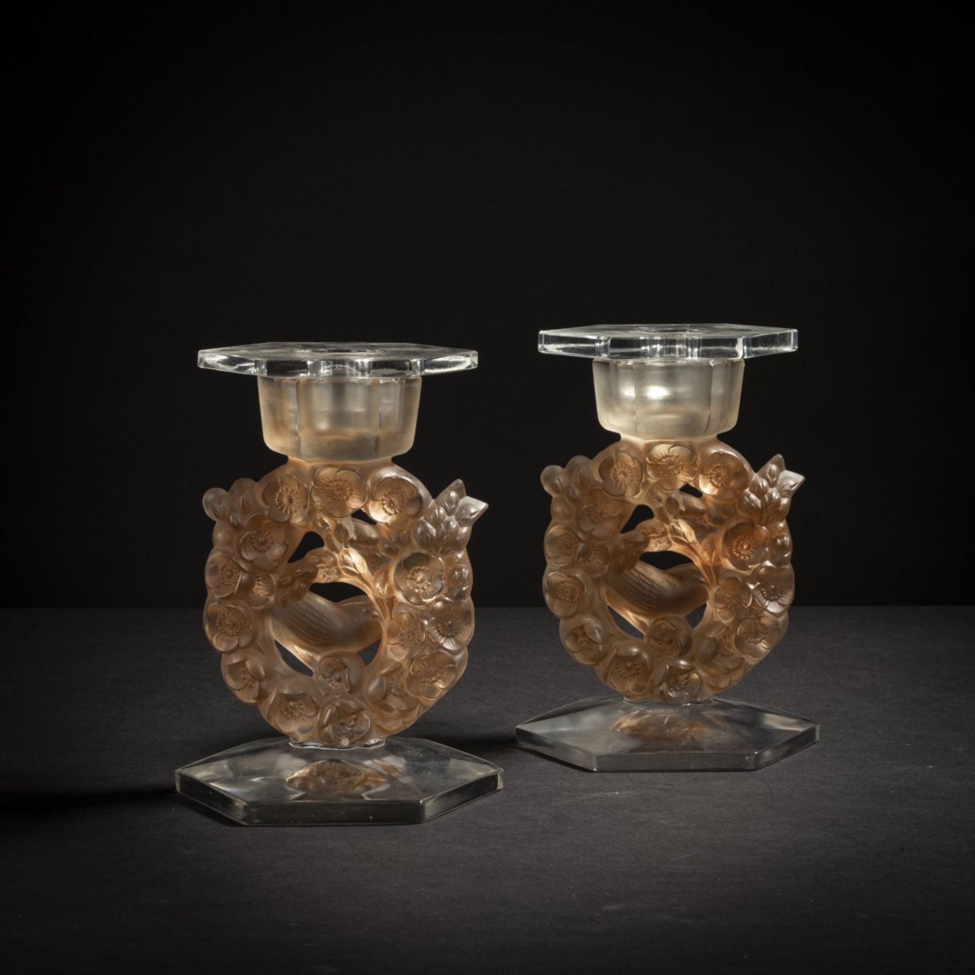 René Lalique, Paar Kerzenleuchter 'Mésanges', 1943 - Bild 4 aus 6