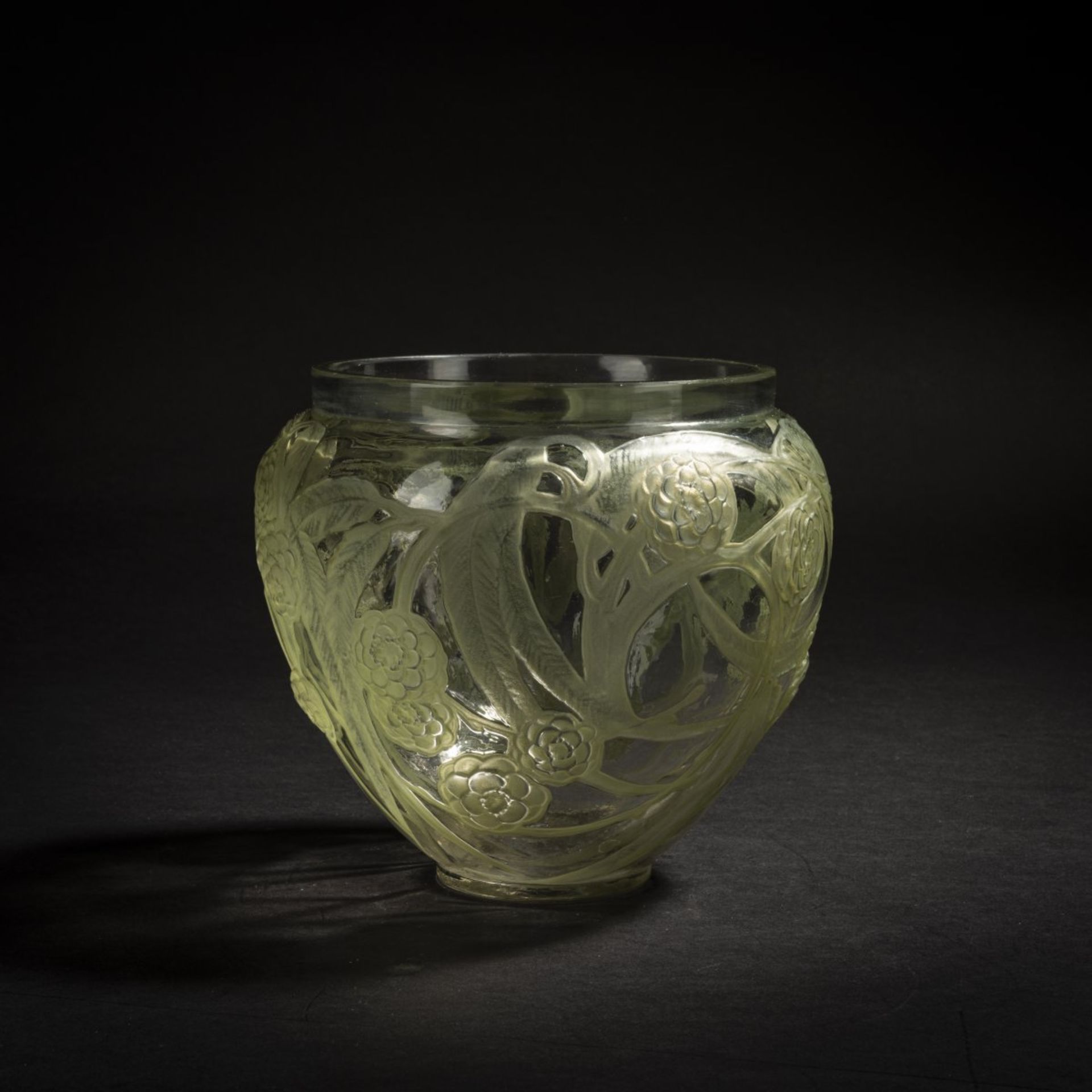 René Lalique, Vase 'Néfliers', 1923 - Image 2 of 4