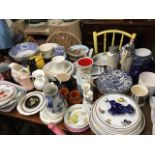 Miscellaneous ceramics including a Meakin fruit decorated dinner service, jugs, collectors plates,