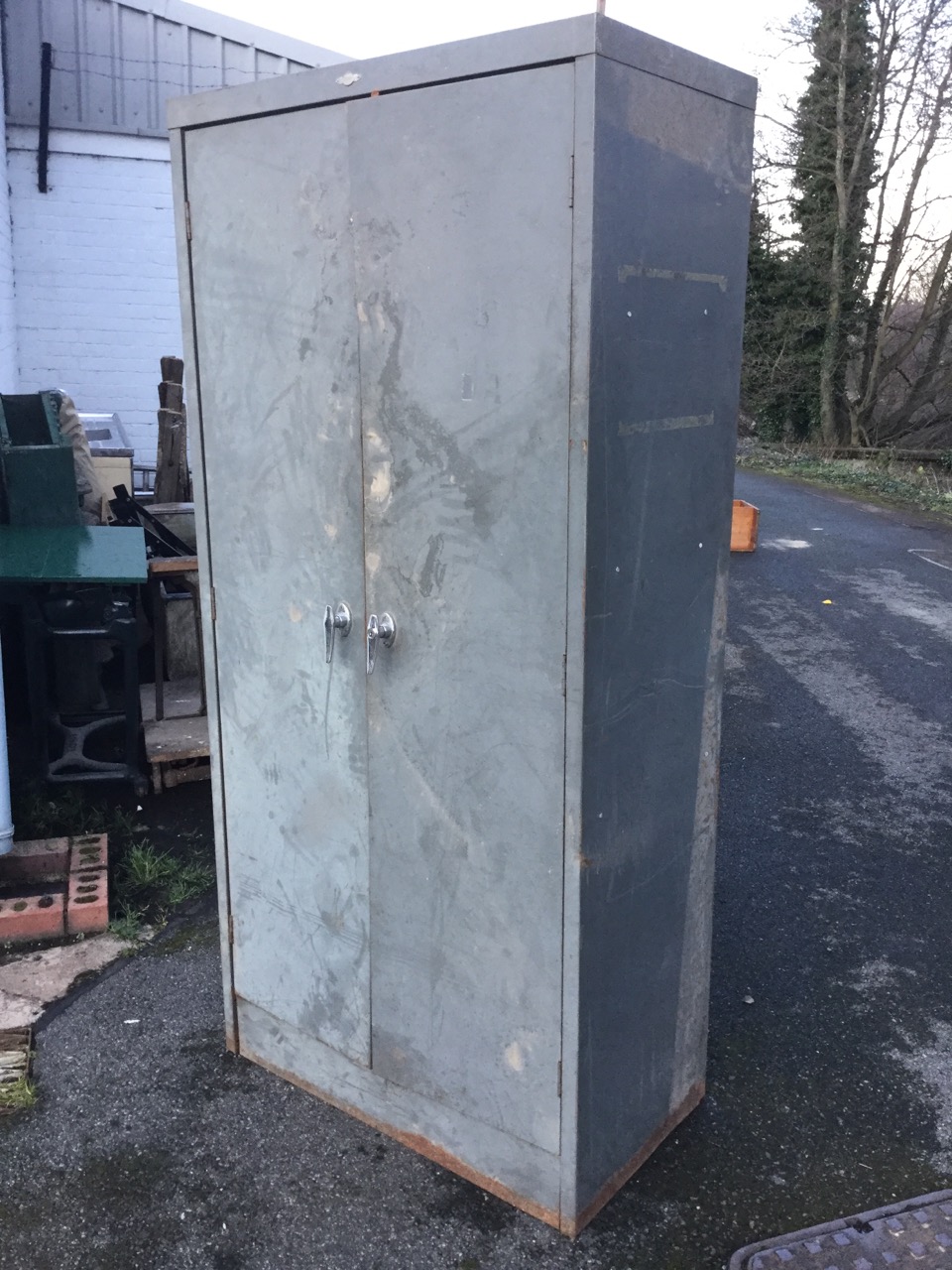 An Artmetal steel two door cabinet, having interior with shelves. (36.25in x 20in x 76.5in) - Image 2 of 3