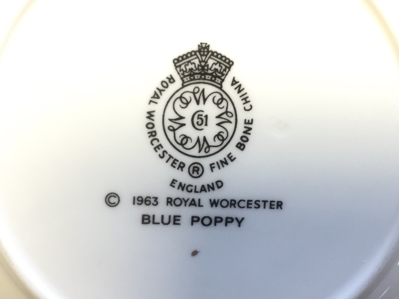 A Royal Worcester dinner service in the Blue Poppy pattern, including tureens & covers, dinner - Image 3 of 3