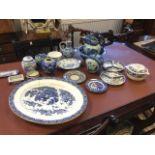 Miscellaneous blue & white ceramics including a Worcester gravy moulded ashet, ginger jars,