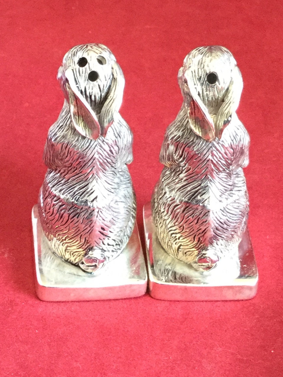 A pair of silver plated hare salt & pepper pots, the animals alertly seated on rectangular - Image 3 of 3