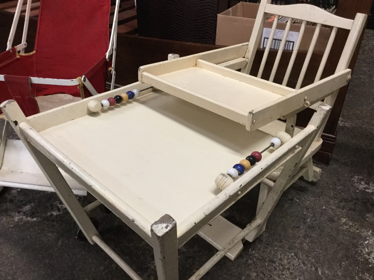 A painted childs high chair with spindle back and swinging feeding tray, folding into a play seat - Image 2 of 3