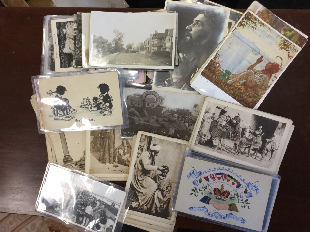 A collection of postcards - some signed, Egypt, topographical, wartime, families, French, named