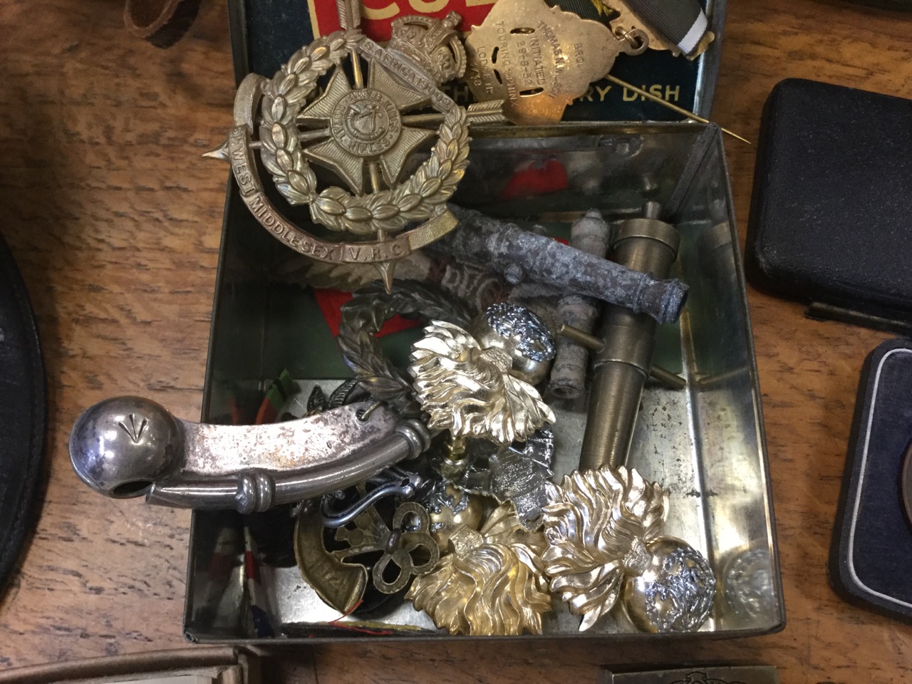 Miscellaneous items including an 1884 pewter rifle trophy, a boxed gun cleaning kit, - Image 3 of 3