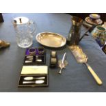 Miscellaneous silver & plate including four hallmarked silver napkin rings, a cased vanity set, a